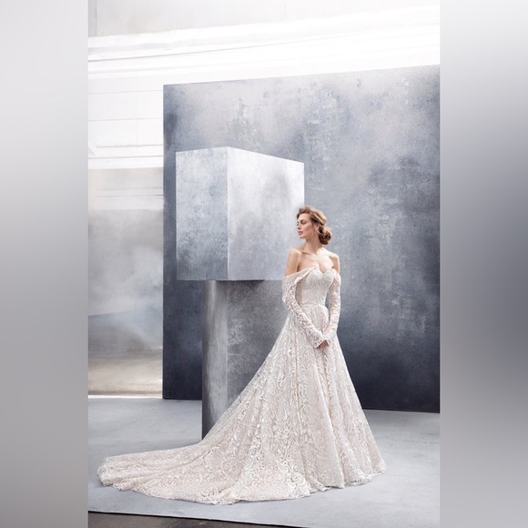 STYLE 6900 MARSDEN
HAYLEY PAGE WEDDING GOWN - Picture 6 of 9